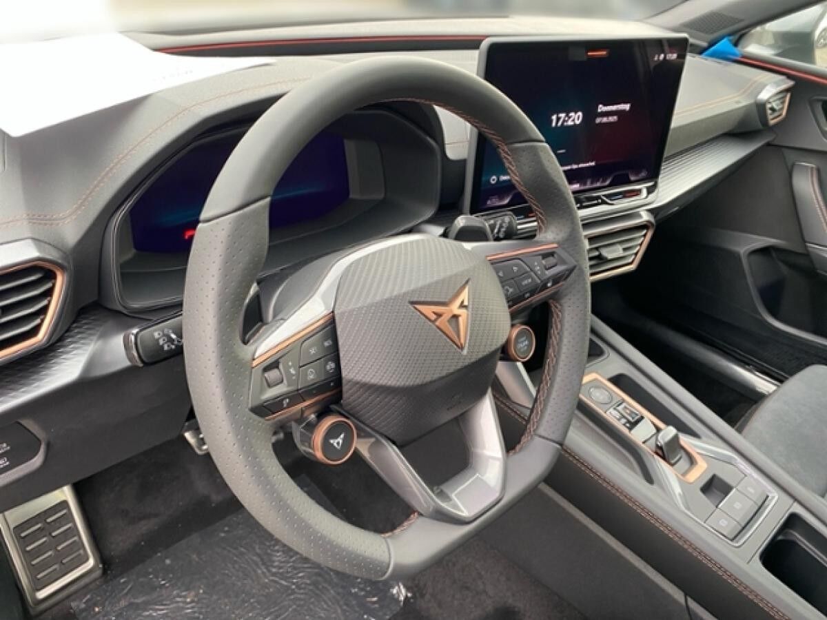 Cupra Leon VZ 2.0TSI 221kW (300 PS) *DSG*PANO*Matrix*Sennheiser*Travel-Ass.*Memory*Gewerbekunden*