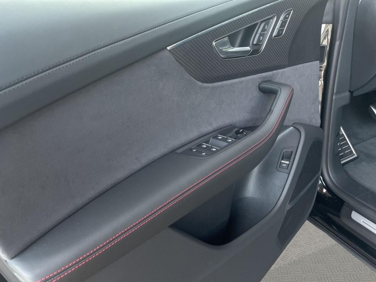 Audi RS Q8 SUV performance Matrix Keramik 360° Kam Audi RS Q8 SUV performance Matrix Keramik 360° Kam