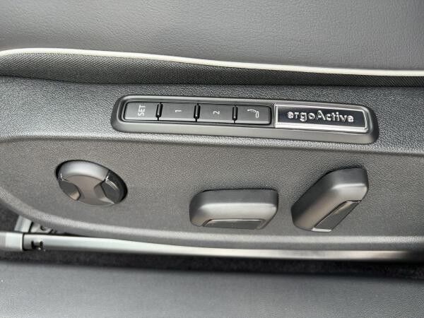 Volkswagen ID.5 Pro IQ.LIGHT DCC AR-HUD HARMAN AREA-VIEW