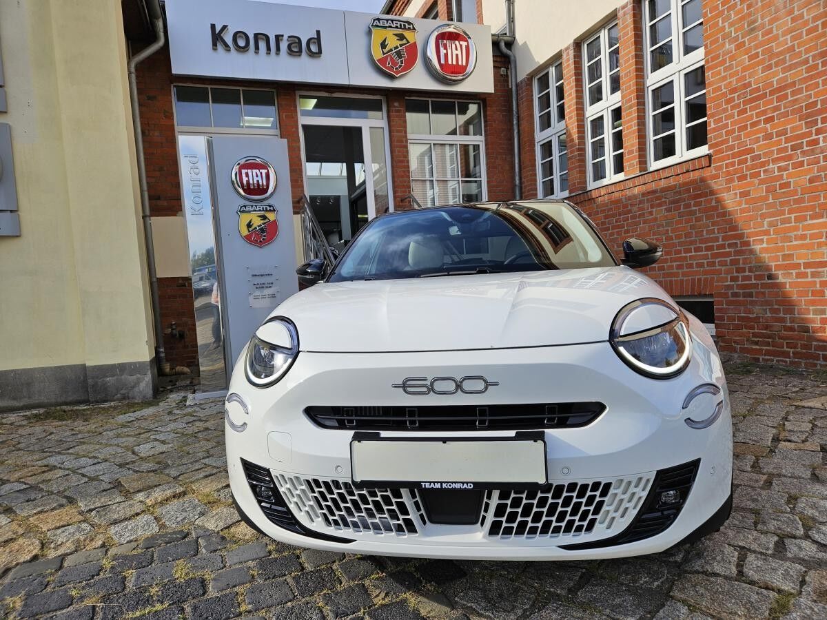 Fiat 600 1.2T MHEV 136 PS LA PRIMA  - sofort verfügbar - LED - PDC - Automatik