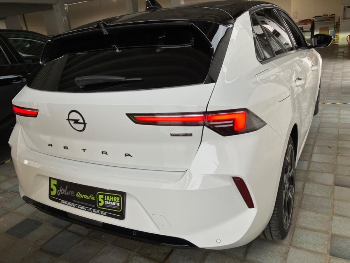 Opel Astra L 1.6 Turbo Plugin Ultimate ACC+Alcantara