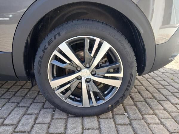 Peugeot 3008 1.2 136 Allure LED+Navi+SHZ+Winterp.+Kam.