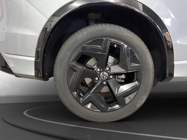 Volkswagen Tiguan 2.0 TDI 4M R-Line AHK Pano Matrix LM 19" ACC Navi