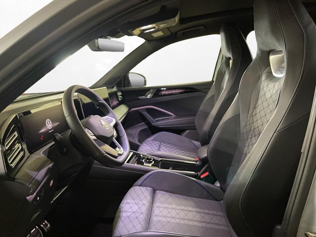 Volkswagen Tiguan 2.0 TDI 4M R-Line AHK Pano Matrix LM 19" ACC Navi