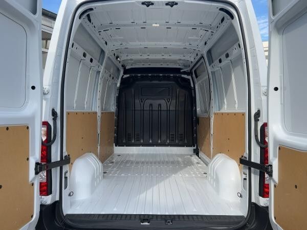 Renault Master 2.3 DCI 150 L2H2 3.5T