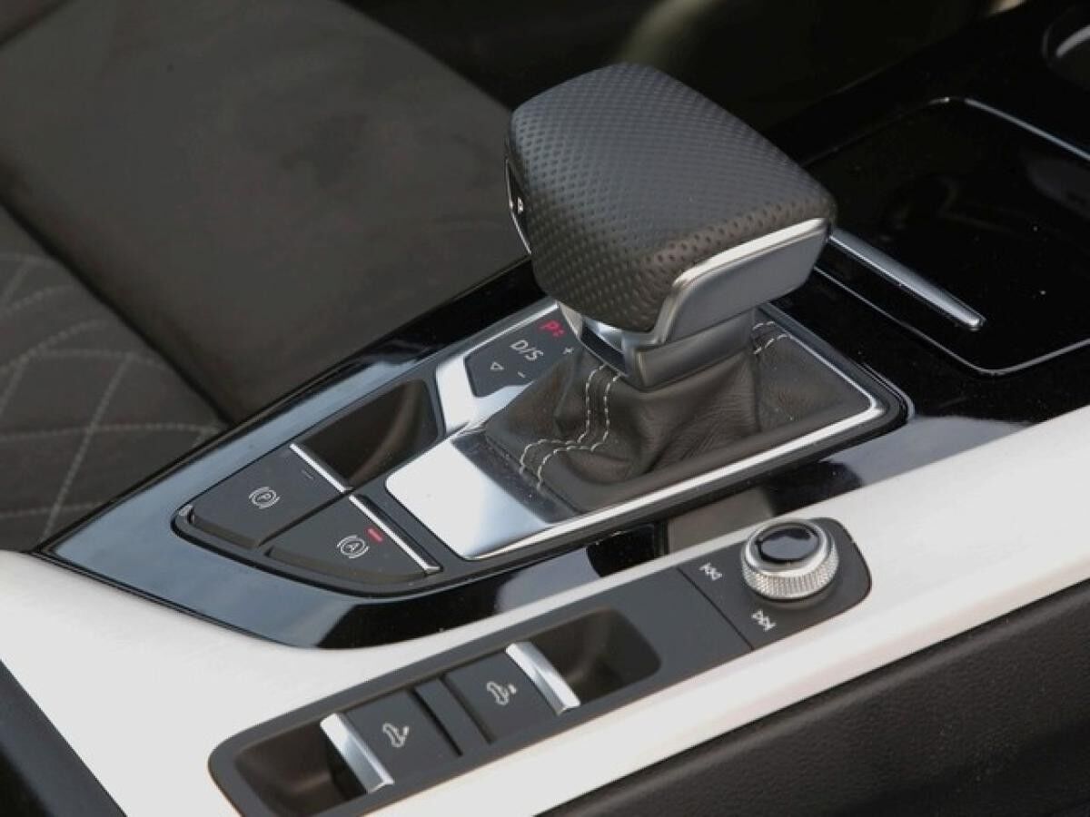 Audi A5 Cabriolet 40 TDI S line 18" AHK Navi+VC LED PDC SHZ