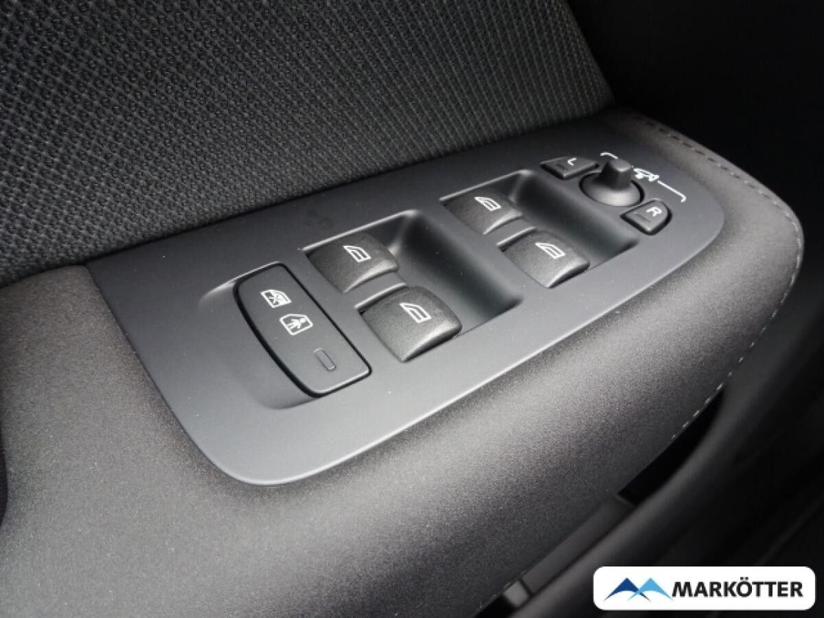 Volvo XC60 T8 AWD Plus Black Edition Recharge/360°/LHZ