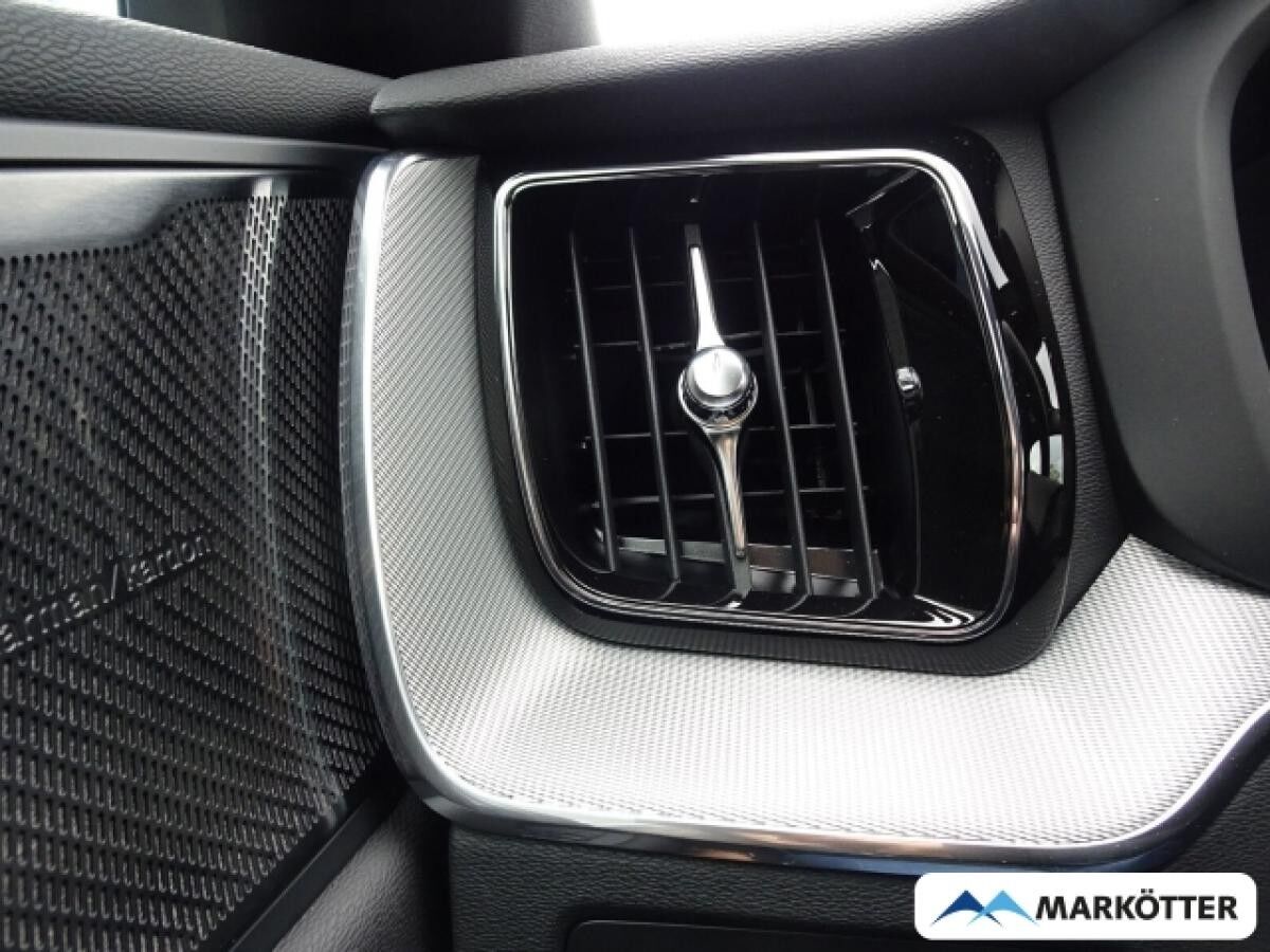 Volvo XC60 T8 AWD Plus Black Edition Recharge/360°/LHZ