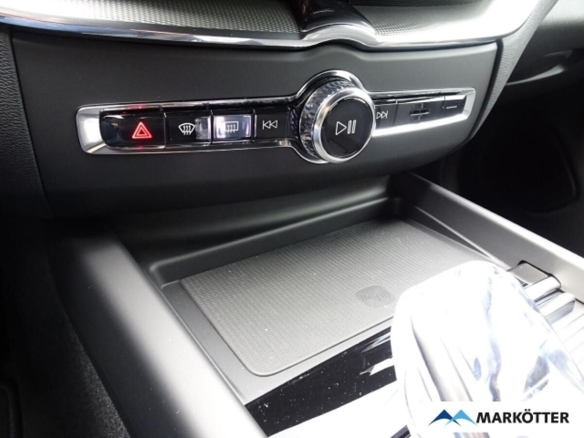 Volvo XC60 T8 AWD Plus Black Edition Recharge/360°/LHZ