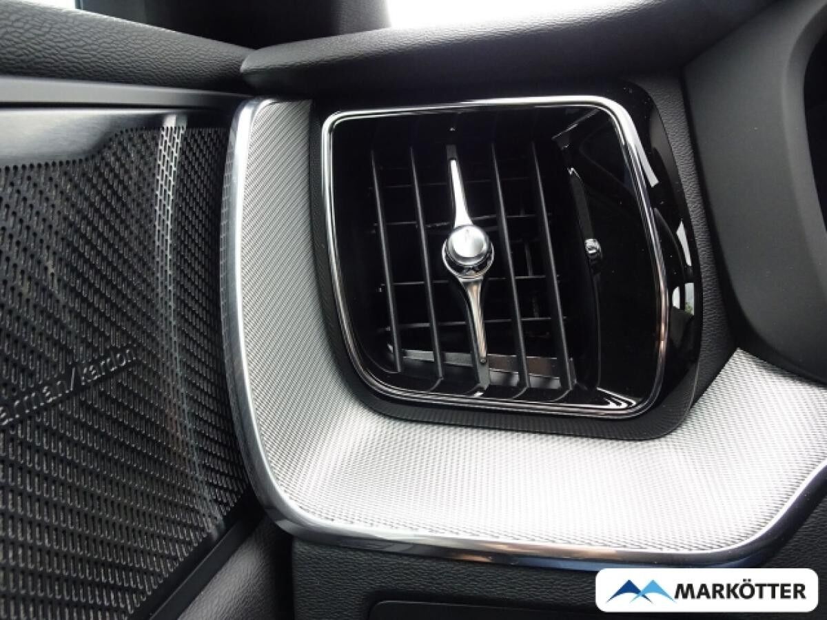 Volvo XC60 T8 AWD Plus Black Edition Recharge/360°/LED