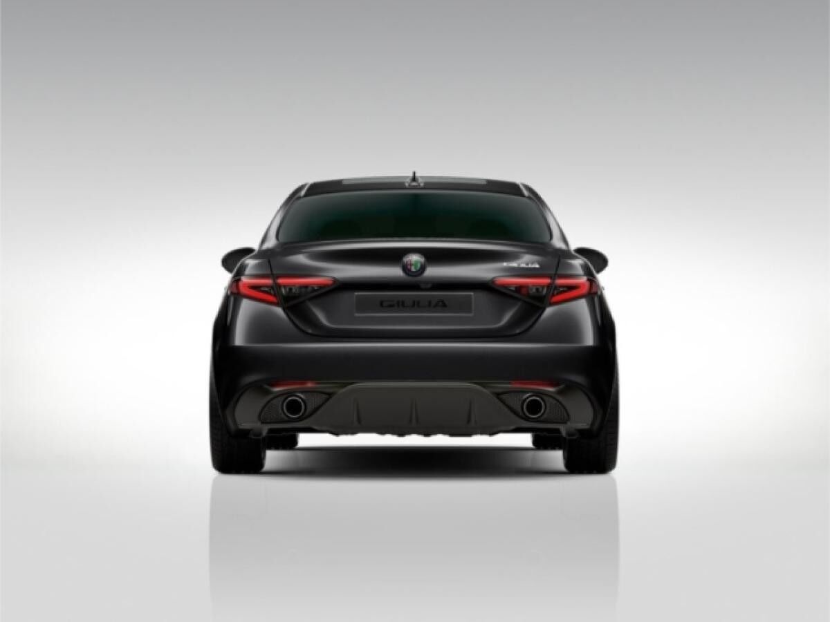 Alfa Romeo Giulia Intensa Q4 2.0 Turbo 16V 280PS AT8 Panorama **NUR FÜR GEWERBE** Alfa Romeo Giulia Intensa Q4 2.0 Turbo 16V 280PS AT8 Panorama **NUR FÜR GEWERBE**