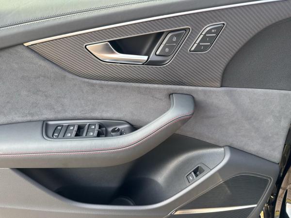 Audi RS Q8 SUV performance tiptr. FwpAdv Keramik 305Vm