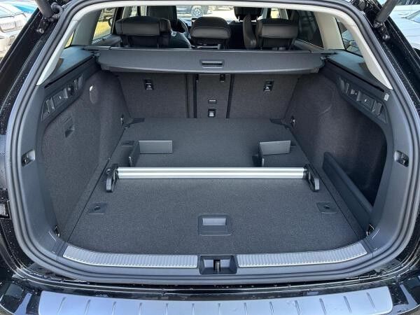 Skoda Superb Combi 4x4 L&K/Matrix/ACC/AHZV/Standh./