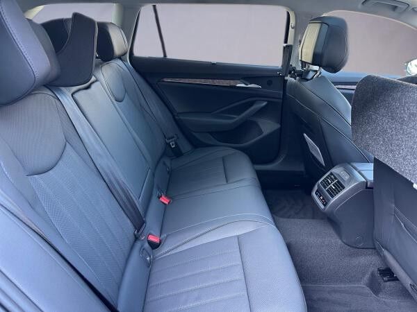 Skoda Superb Combi 4x4 L&K/Matrix/ACC/AHZV/Standh./