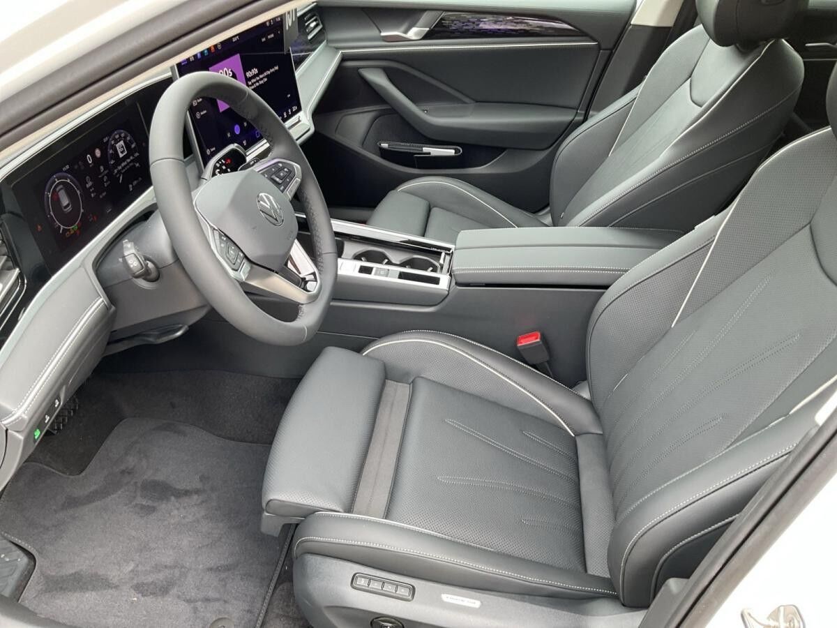 Volkswagen Passat Variant Elegance 2.0 TDI DSG Volkswagen Passat Variant Elegance 2.0 TDI DSG