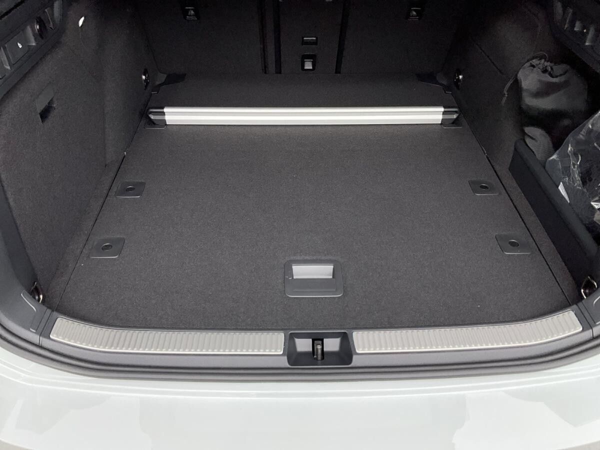 Volkswagen Passat Variant Elegance 2.0 TDI DSG Volkswagen Passat Variant Elegance 2.0 TDI DSG