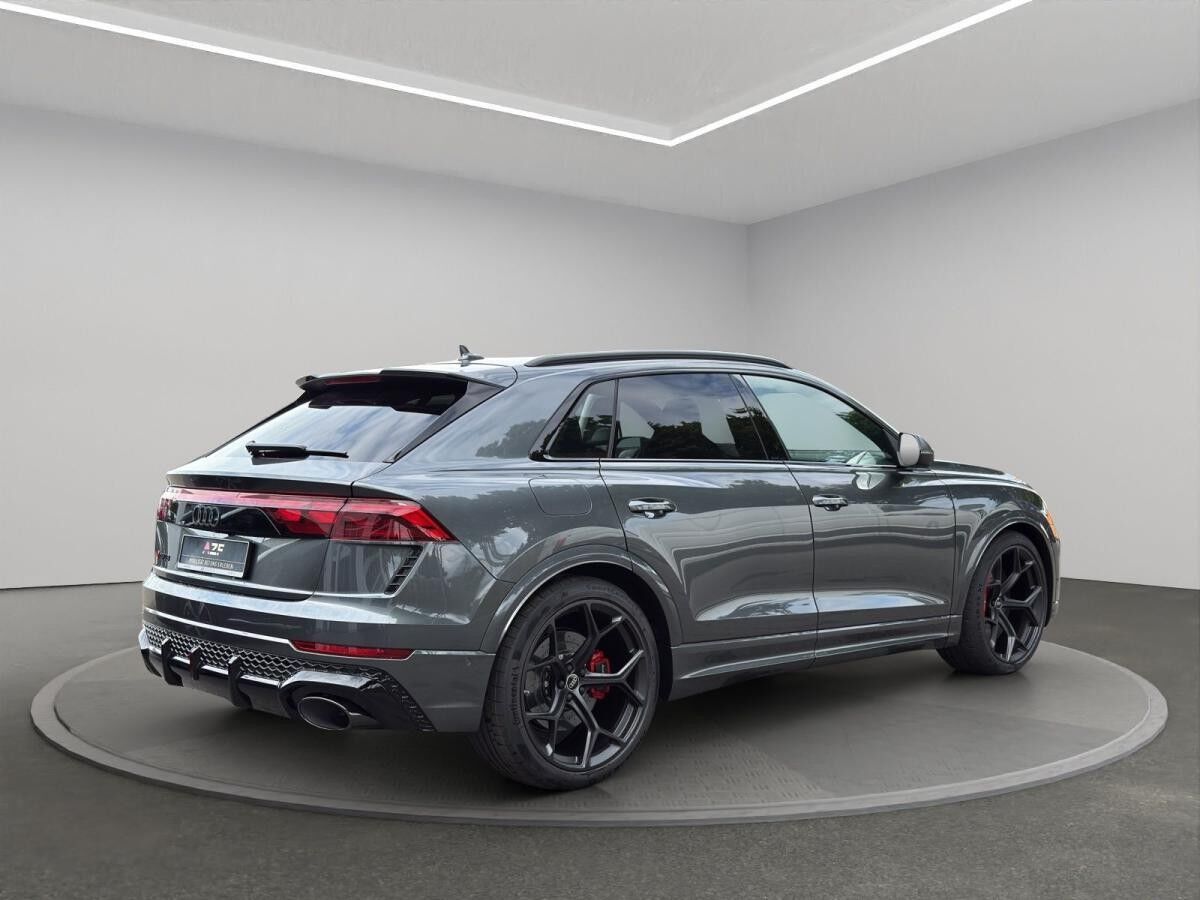 Audi RS Q8 SUV performance tiptronic+AHK+KERAMIK+MASSAGE Audi RS Q8 SUV performance tiptronic+AHK+KERAMIK+MASSAGE