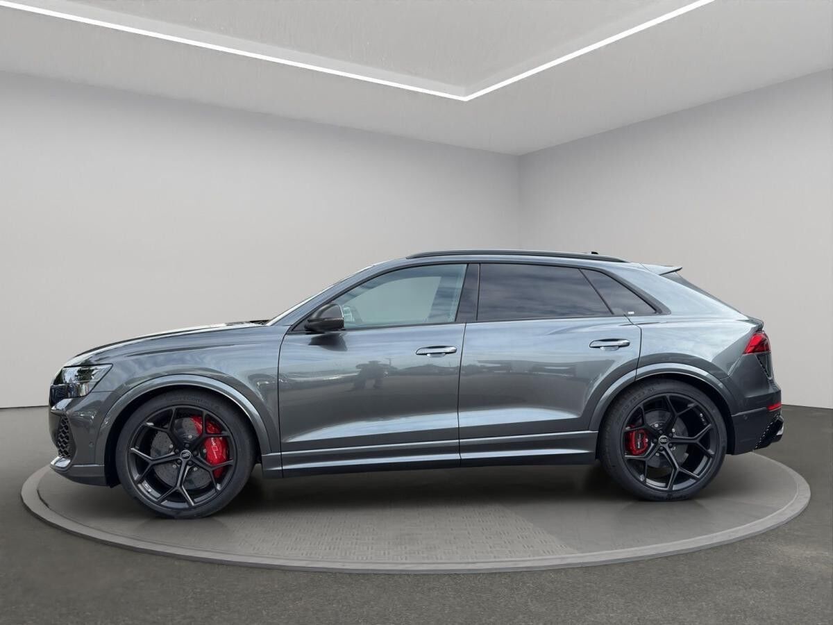 Audi RS Q8 SUV performance tiptronic+AHK+KERAMIK+MASSAGE Audi RS Q8 SUV performance tiptronic+AHK+KERAMIK+MASSAGE