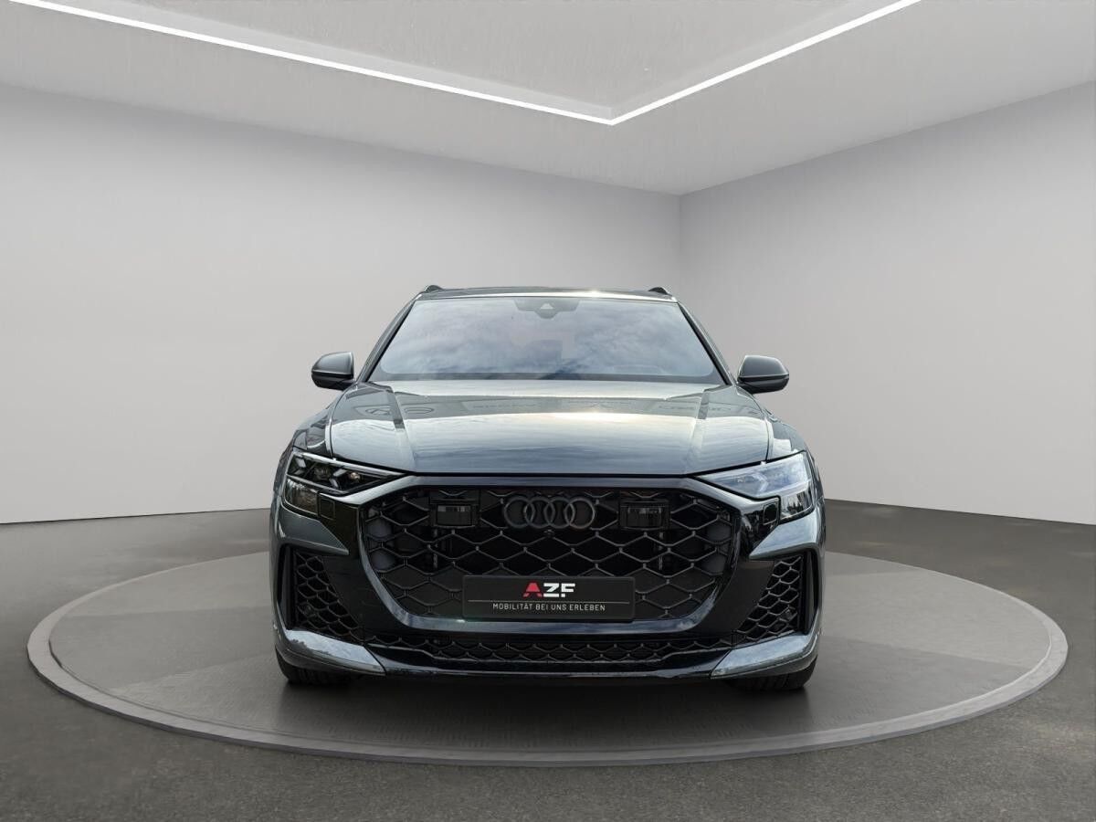 Audi RS Q8 SUV performance tiptronic+AHK+KERAMIK+MASSAGE Audi RS Q8 SUV performance tiptronic+AHK+KERAMIK+MASSAGE
