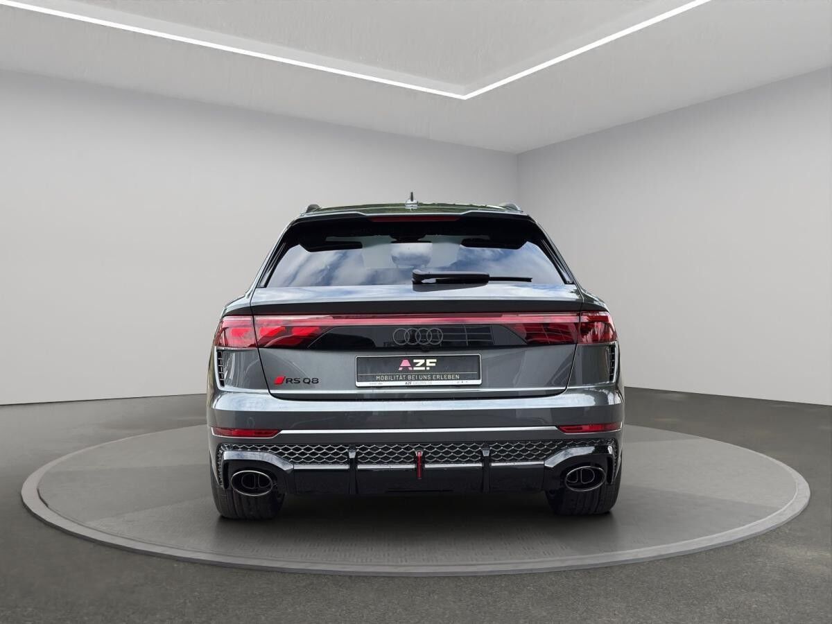 Audi RS Q8 SUV performance tiptronic+AHK+KERAMIK+MASSAGE Audi RS Q8 SUV performance tiptronic+AHK+KERAMIK+MASSAGE
