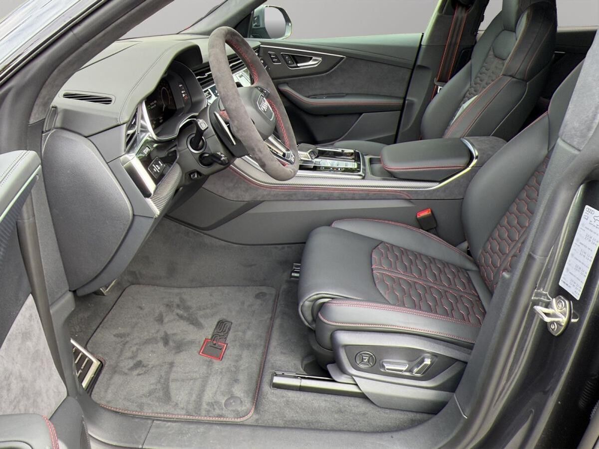 Audi RS Q8 SUV performance tiptronic+AHK+KERAMIK+MASSAGE Audi RS Q8 SUV performance tiptronic+AHK+KERAMIK+MASSAGE