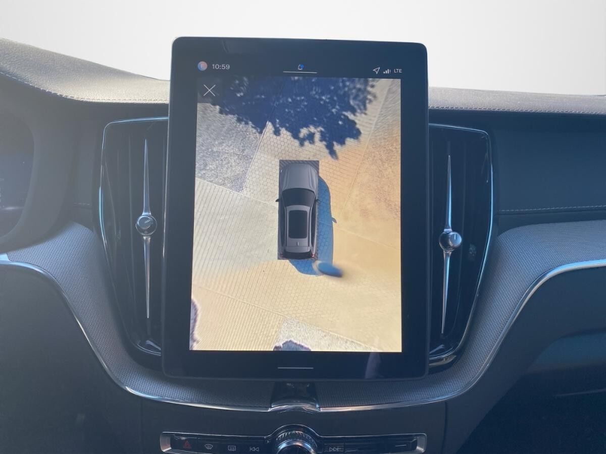 Volvo XC60 T8 Ultra Black Edition AHK Volvo XC60 T8 Ultra Black Edition AHK