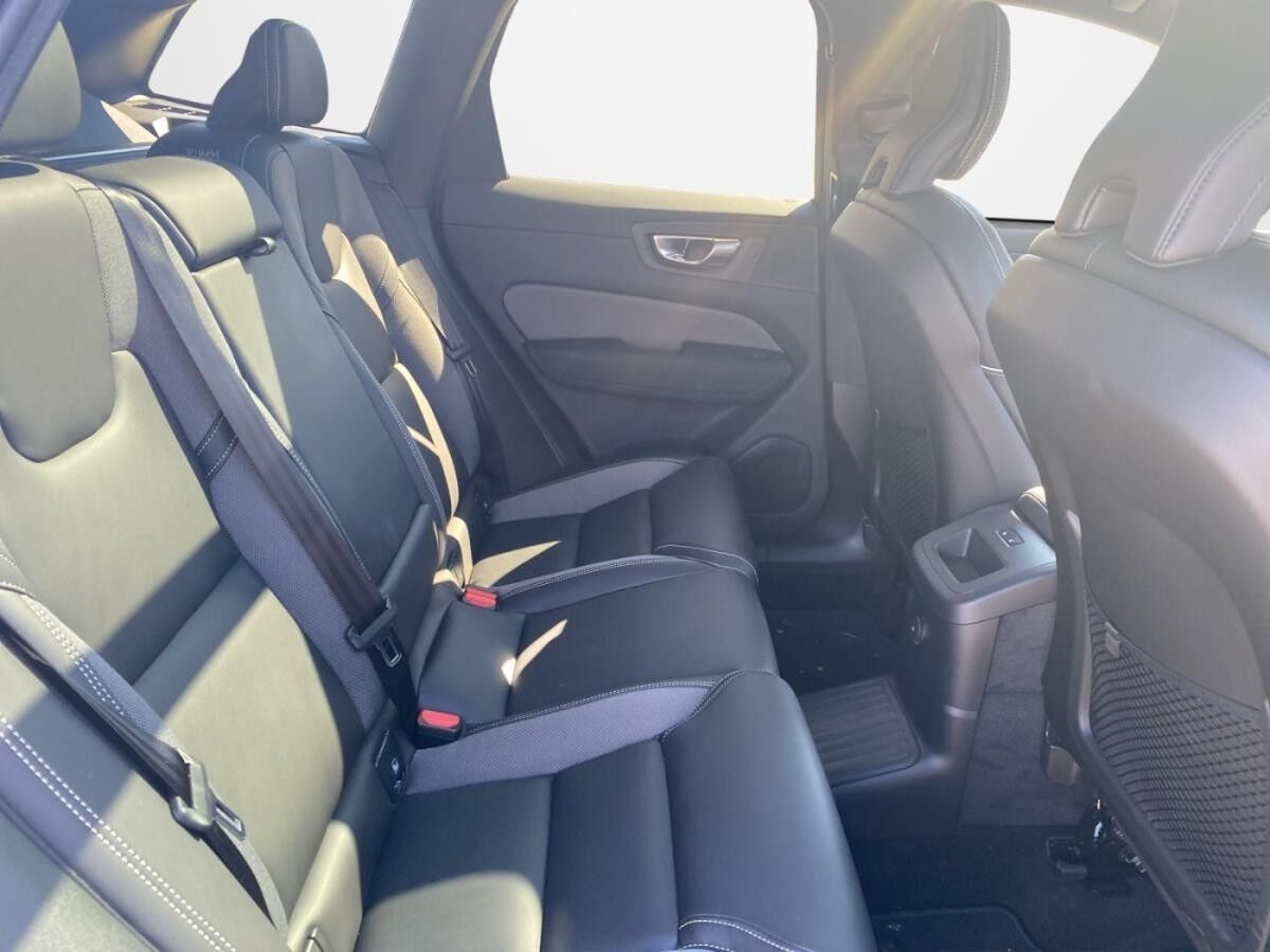 Volvo XC60 T8 Ultra Black Edition AHK Volvo XC60 T8 Ultra Black Edition AHK