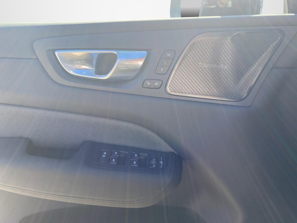 Volvo XC60 T8 Ultra Black Edition Volvo XC60 T8 Ultra Black Edition