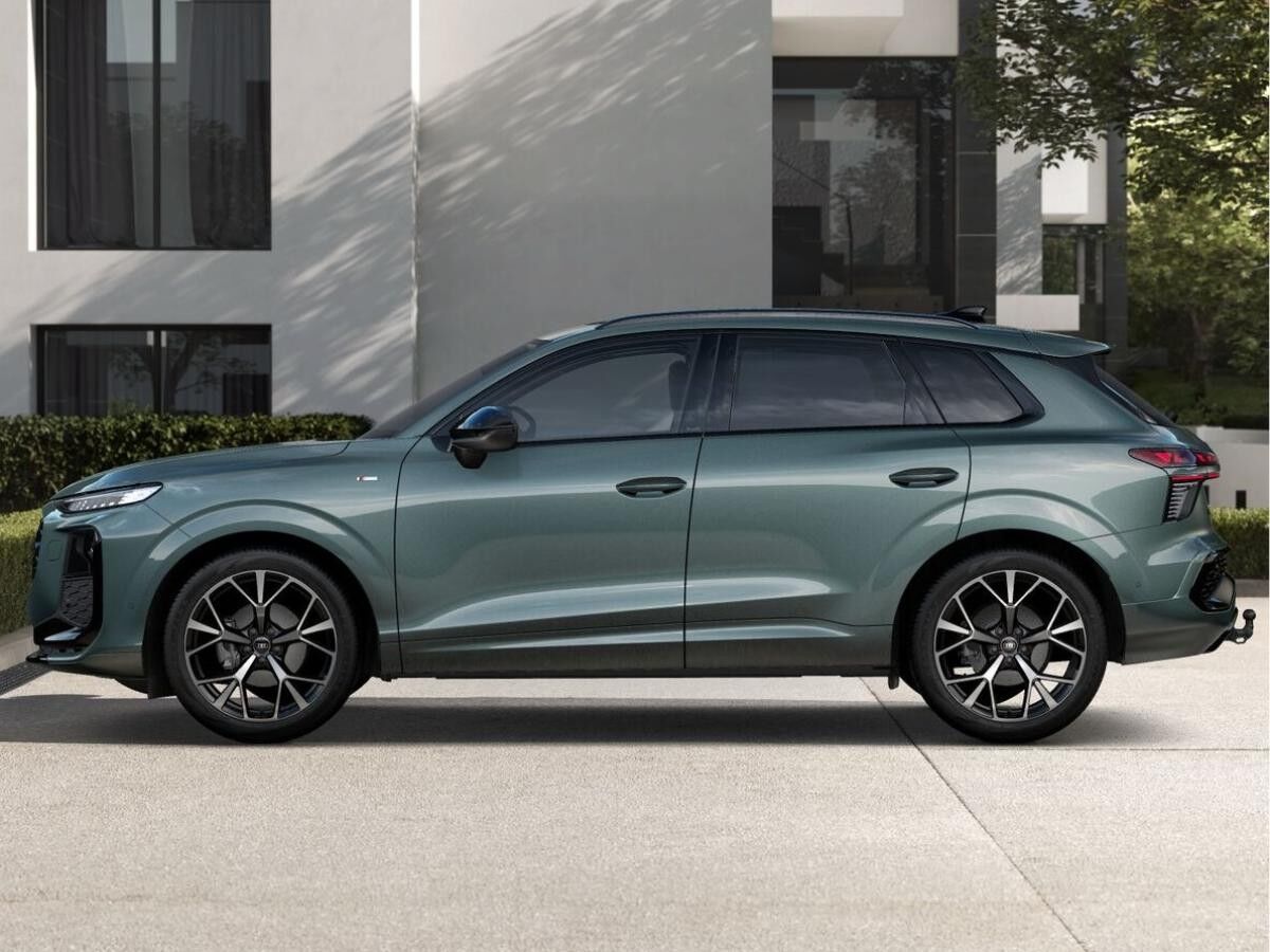 Audi Q3 SUV TFSI 110 kW S tr. *AHK/KLIMA/MATRIX/PANO/TECH/20"*