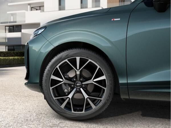 Audi Q3 SUV TFSI 110 kW S tr. *AHK/KLIMA/MATRIX/PANO/TECH/20"*
