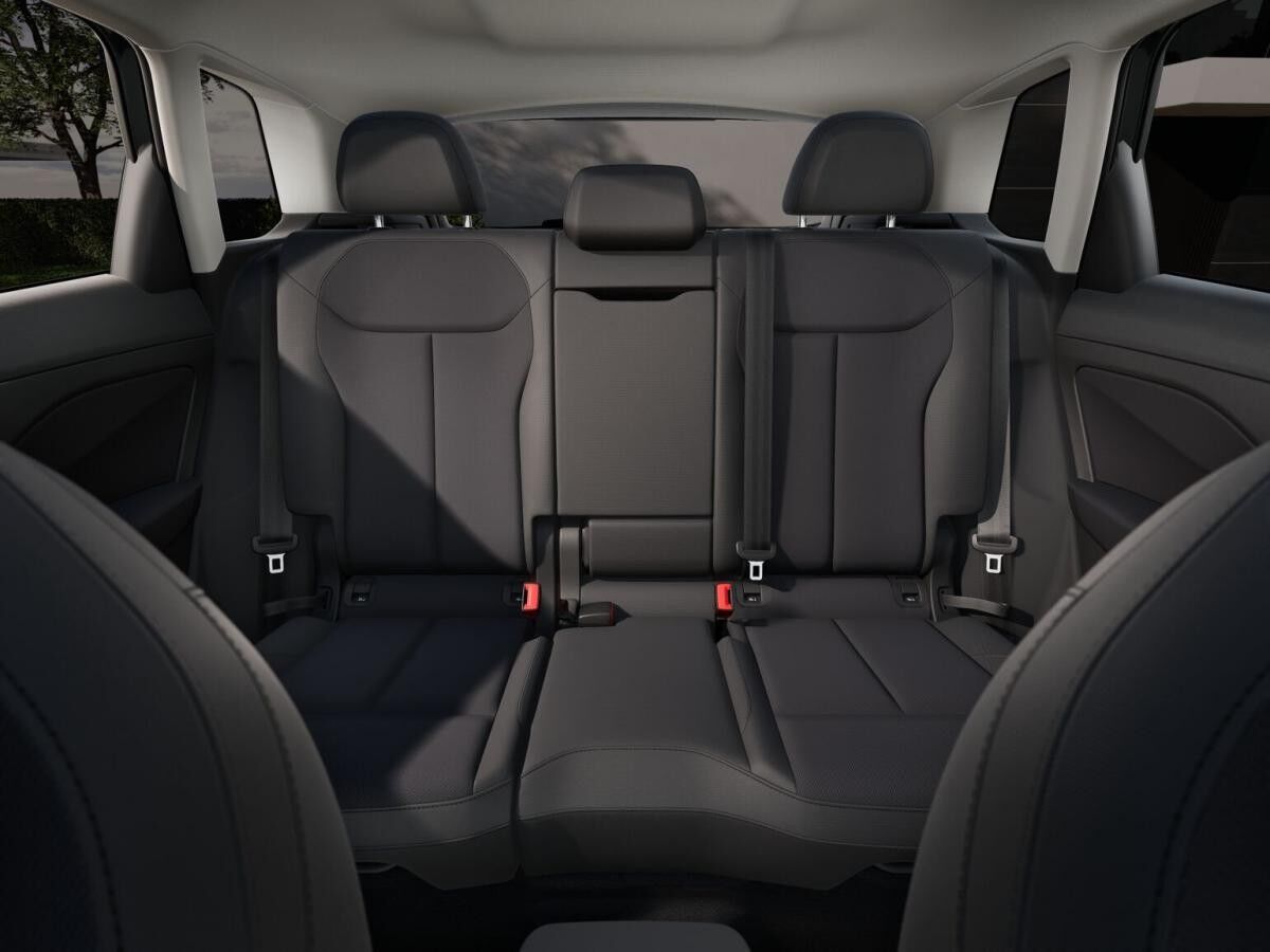 Audi Q3 SUV TFSI 110 kW S tr. *AHK/KLIMA/MATRIX/PANO/TECH/20"*