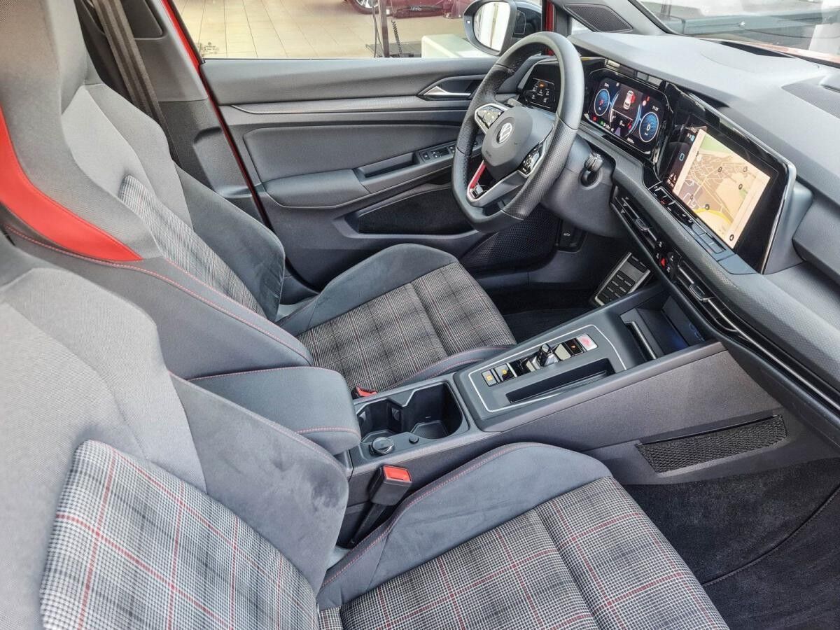 Volkswagen Golf GTI DSG 2.0 TSI DSG AHK Pano Head-Up Matrix Kamera