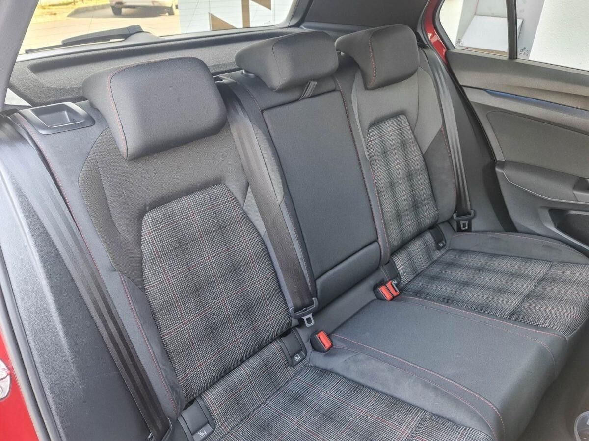 Volkswagen Golf GTI DSG 2.0 TSI DSG AHK Pano Head-Up Matrix Kamera