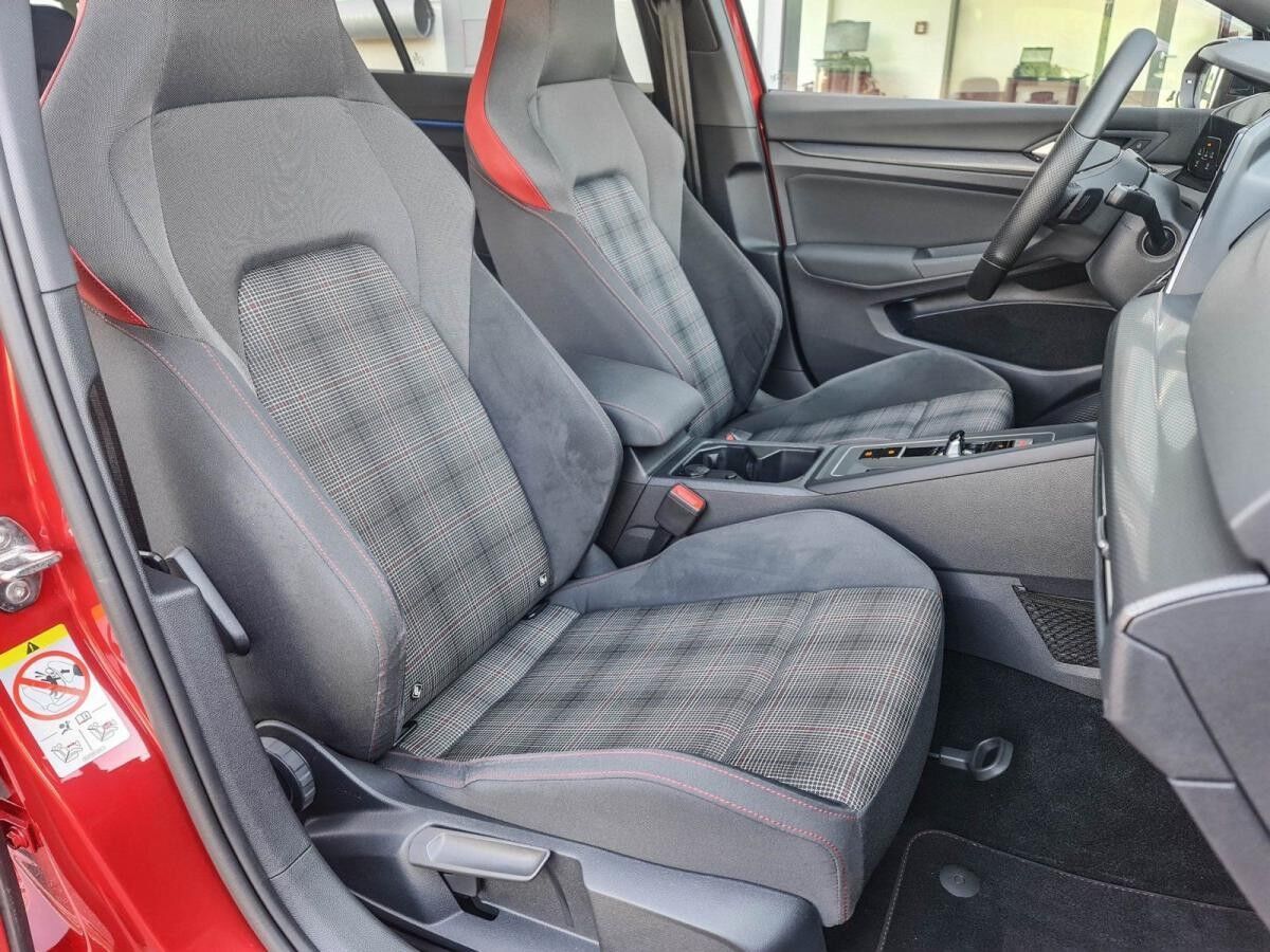 Volkswagen Golf GTI DSG 2.0 TSI DSG AHK Pano Head-Up Matrix Kamera