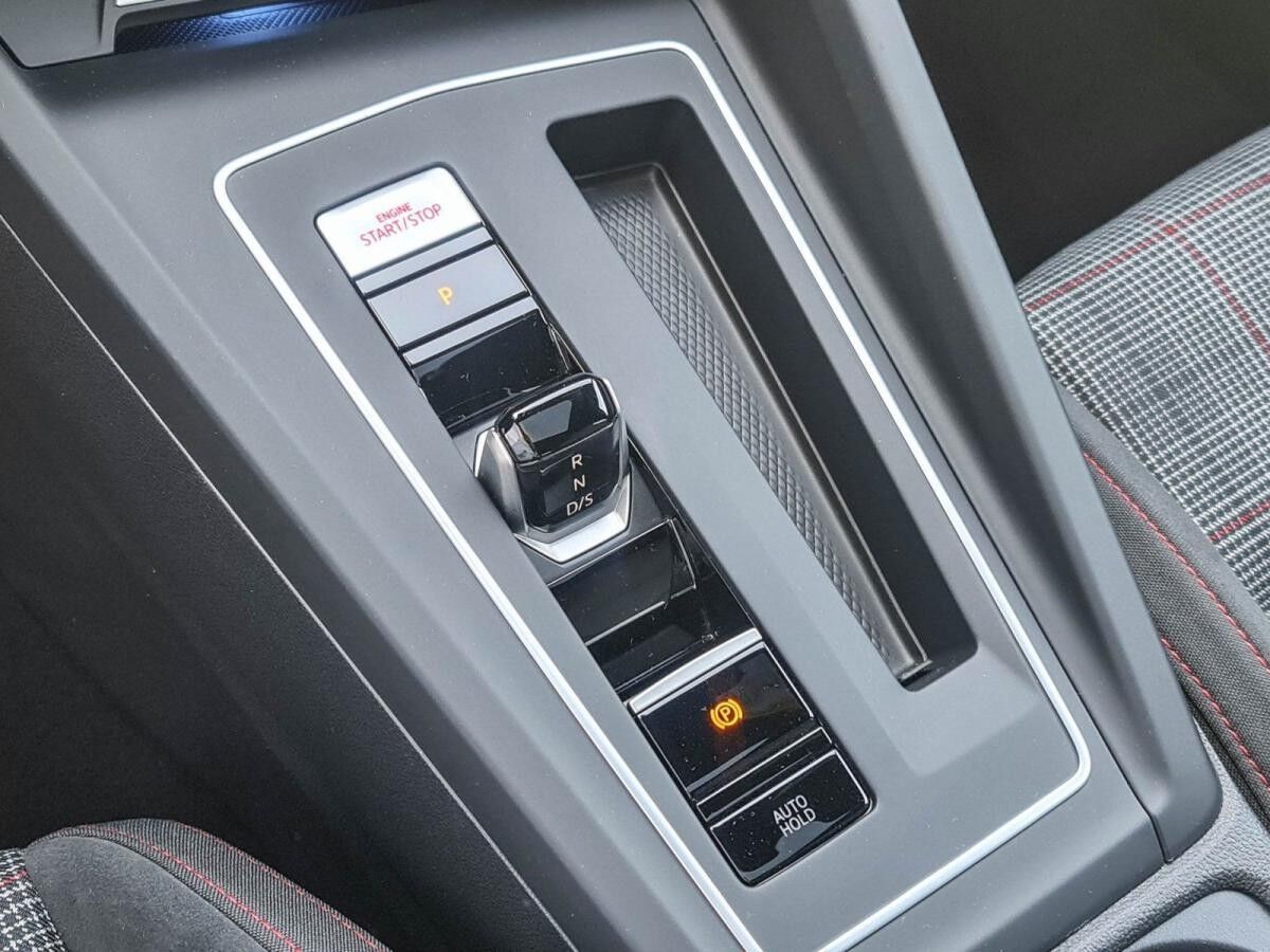 Volkswagen Golf GTI DSG 2.0 TSI DSG AHK Pano Head-Up Matrix Kamera