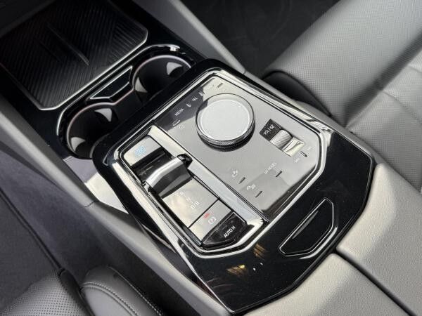 BMW i5 eDrive40 Pano Adapt.LED Stop&Go HarmanKardon