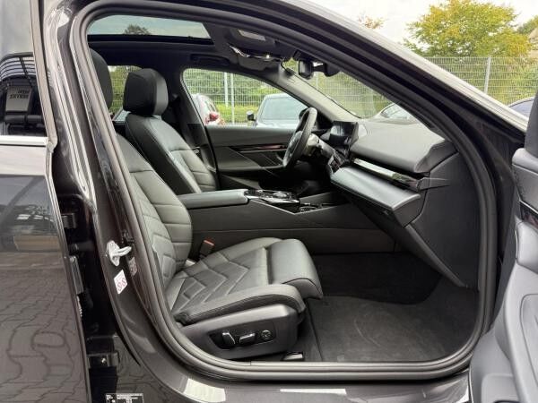 BMW i5 eDrive40 Pano Adapt.LED Stop&Go HarmanKardon