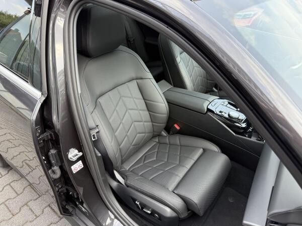 BMW i5 eDrive40 Pano Adapt.LED Stop&Go HarmanKardon