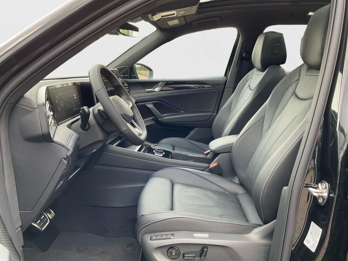 Volkswagen Tiguan R-Line 2.0 TSI 4MOTION DSG AHK Pano