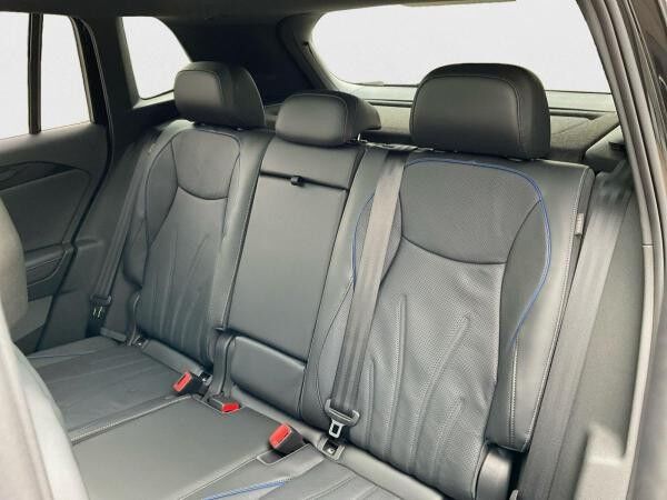 Volkswagen Tiguan R-Line 2,0 l TSI 4MOTION DSG AHK Pano