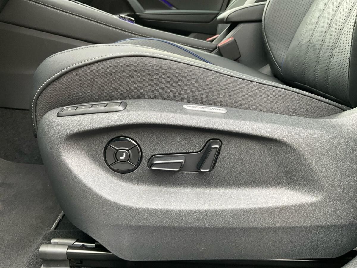 Volkswagen Tiguan R-Line 2.0 TSI 4MOTION DSG AHK Pano