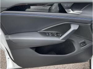 Volkswagen Tiguan 2.0 TDI SCR R-Line 4MOTION DSG Massages.