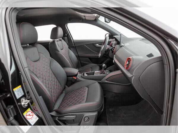 Audi Q2 S line 35 TFSI S tr. AHK MATRIX SONOS NAVI