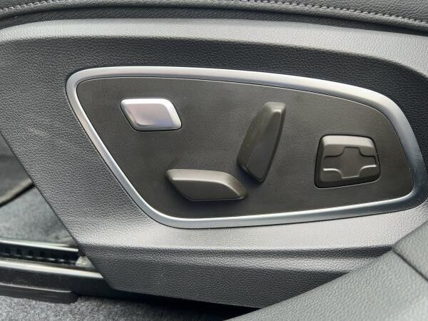 Renault Megane E-Tech ICONIC 220 CCS