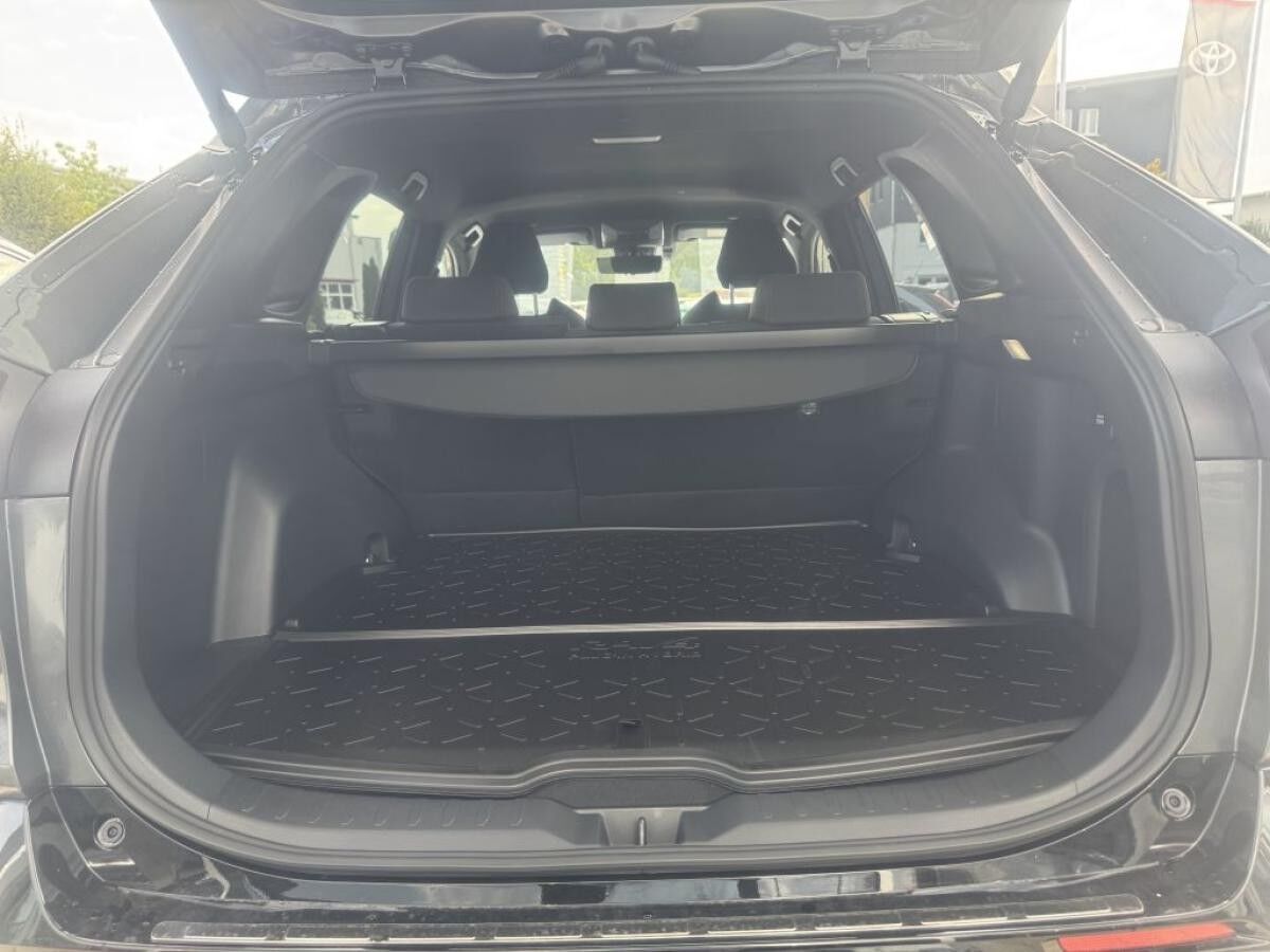 Toyota RAV 4 Plug-in-Hybrid Teamplayer, AHK