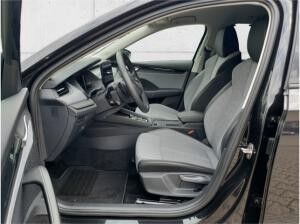 Skoda Octavia Combi Selection 2.0 TDI HUD Navi 360 Kamera LED