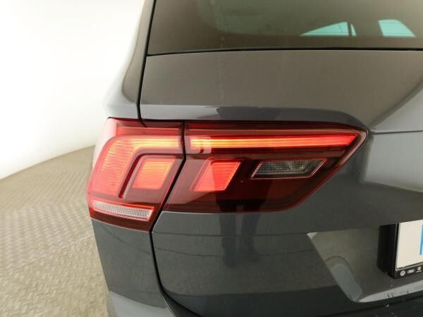 Volkswagen Tiguan 2.0 TDI Active *AHK*LED*RFK*SHZ*Navi*ACC*