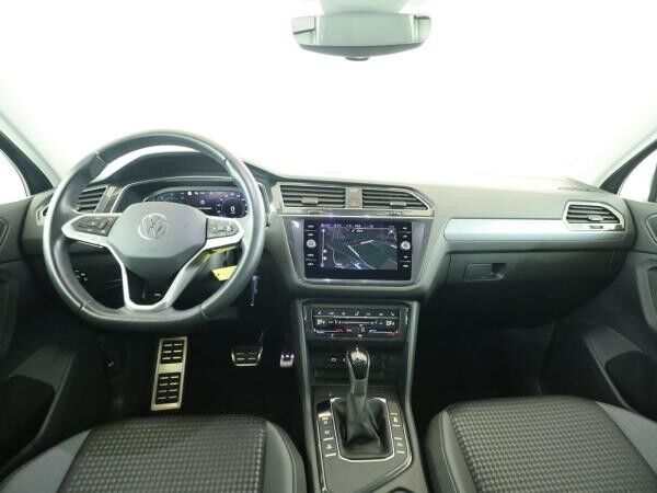Volkswagen Tiguan 2.0 TDI Active *AHK*LED*RFK*SHZ*Navi*ACC*