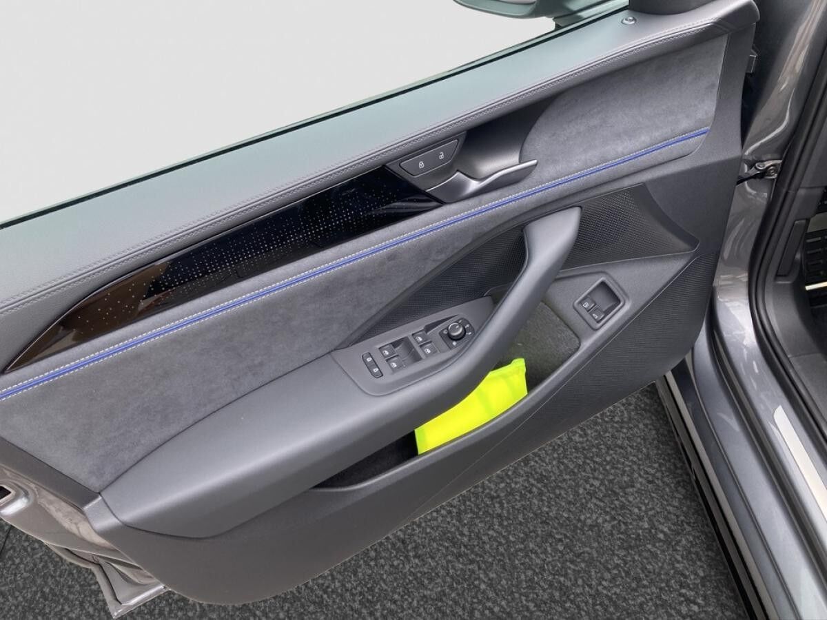 Volkswagen Passat R-Line 1.5l eHYBRID *Tageszulassung - sofort verfügbar*