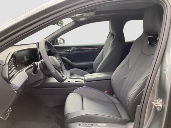 Volkswagen Passat R-Line 1.5l eHYBRID *sofort verfügbar*